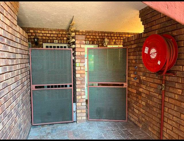 2 BEDROOM PROPERTY TO RENT IN DOORNPOORT